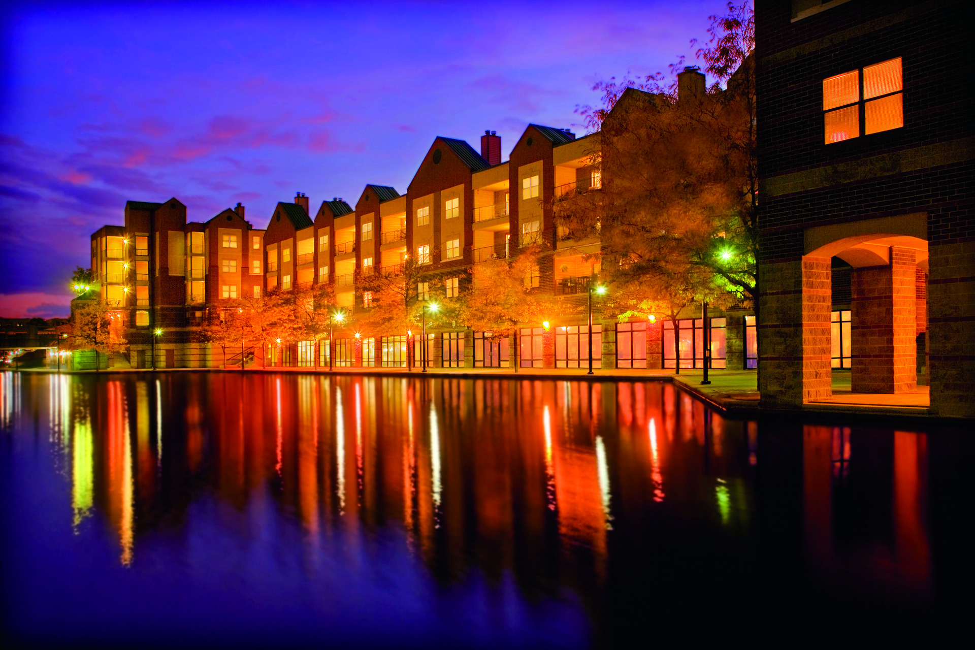 Canal Square Apartments | Downtown Indianapolis, IN